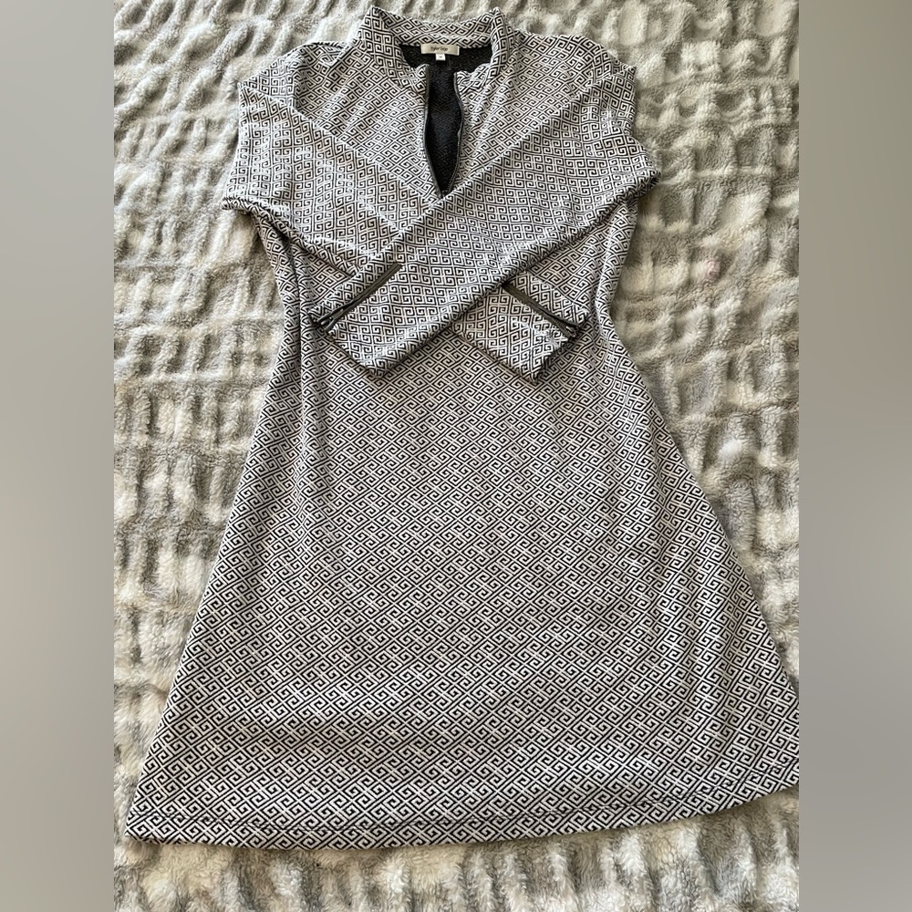 Long sleeve black and white patterned dress